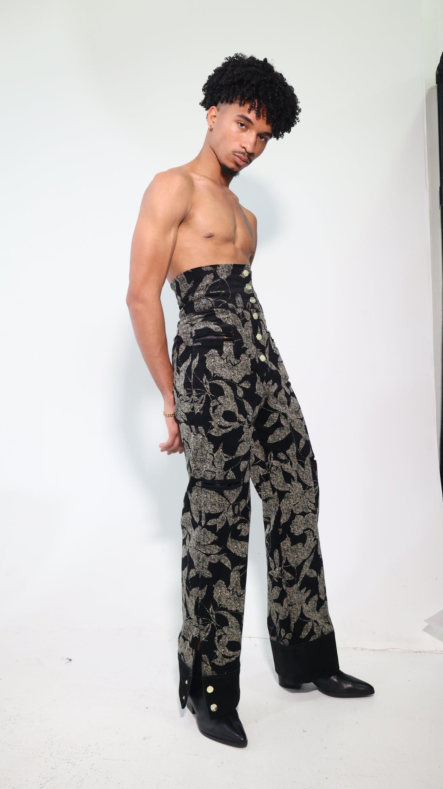 Genteel Corduroy Halter jacket with Extra High Waist Button Pant