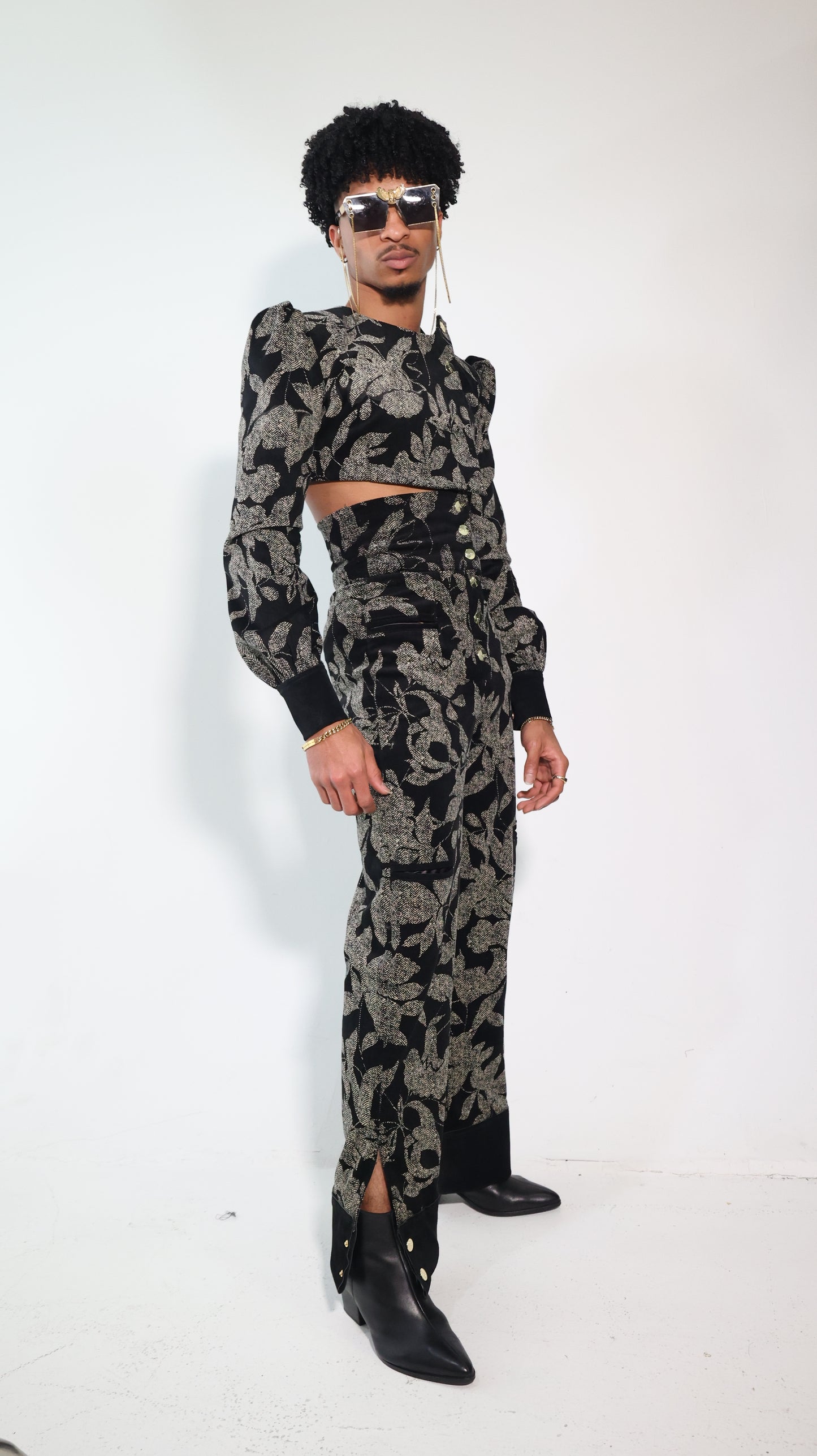 Genteel Corduroy Halter jacket with Extra High Waist Button Pant