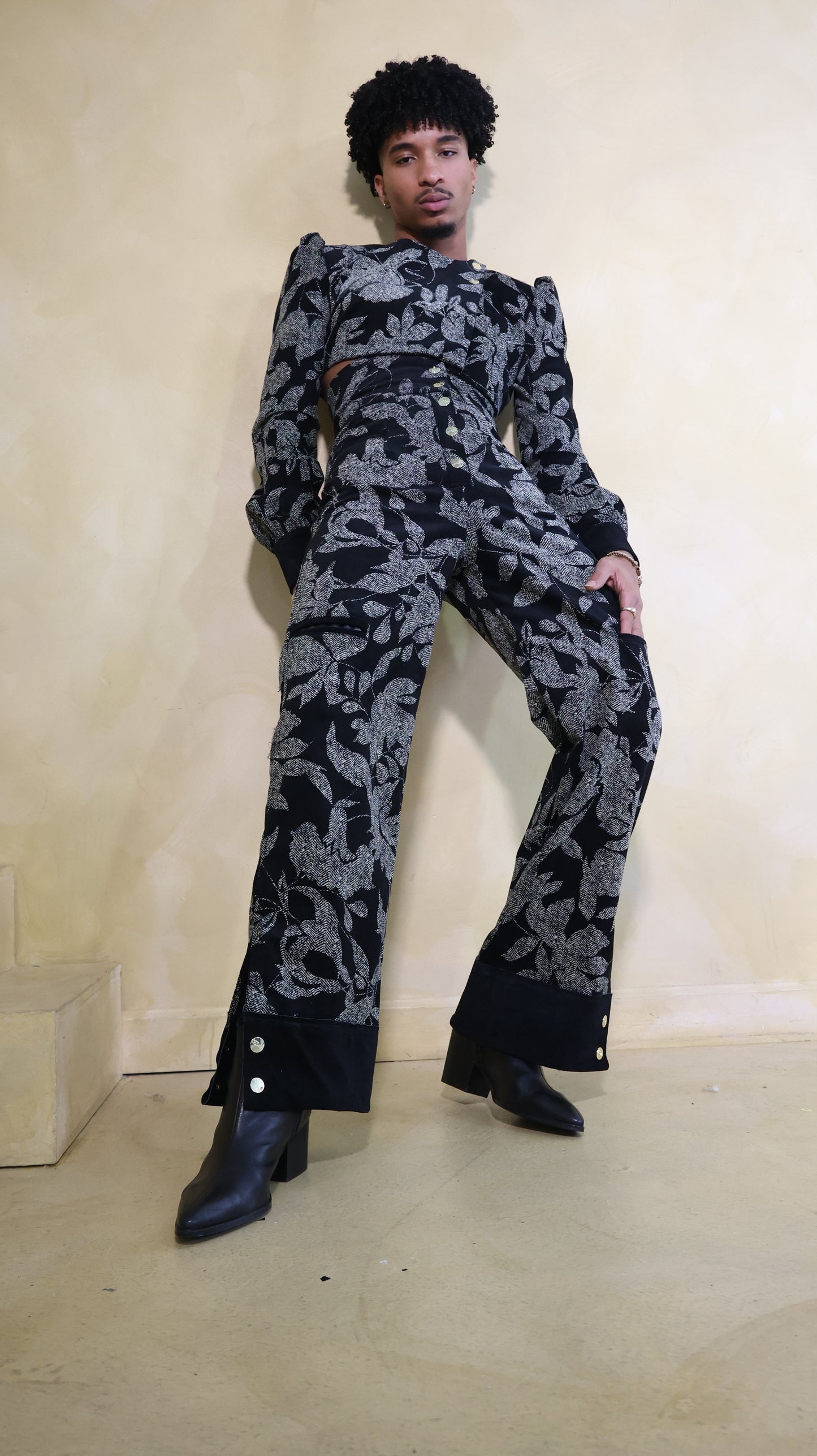 Genteel Corduroy Halter jacket with Extra High Waist Button Pant