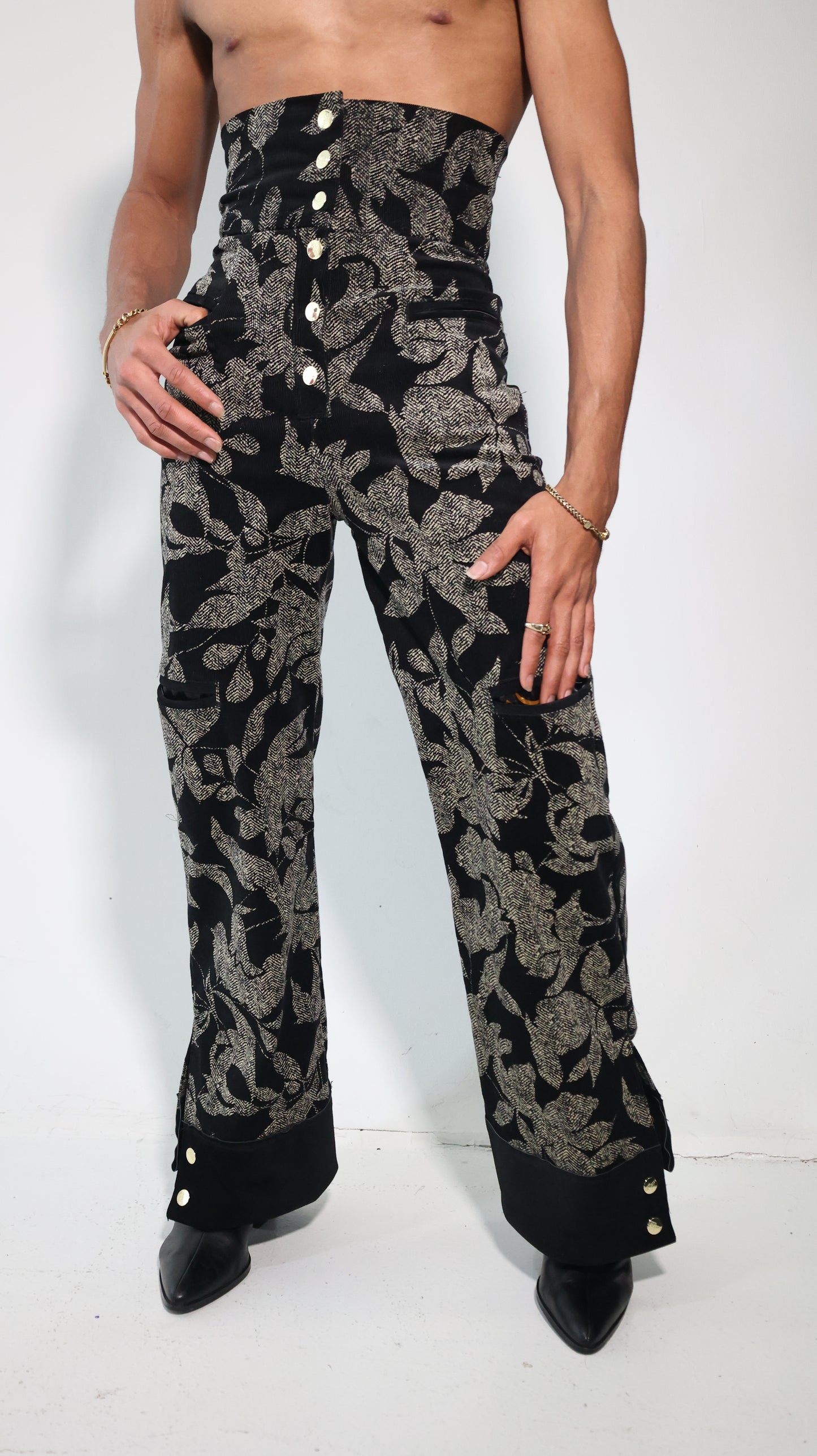 Genteel Corduroy Halter jacket with Extra High Waist Button Pant