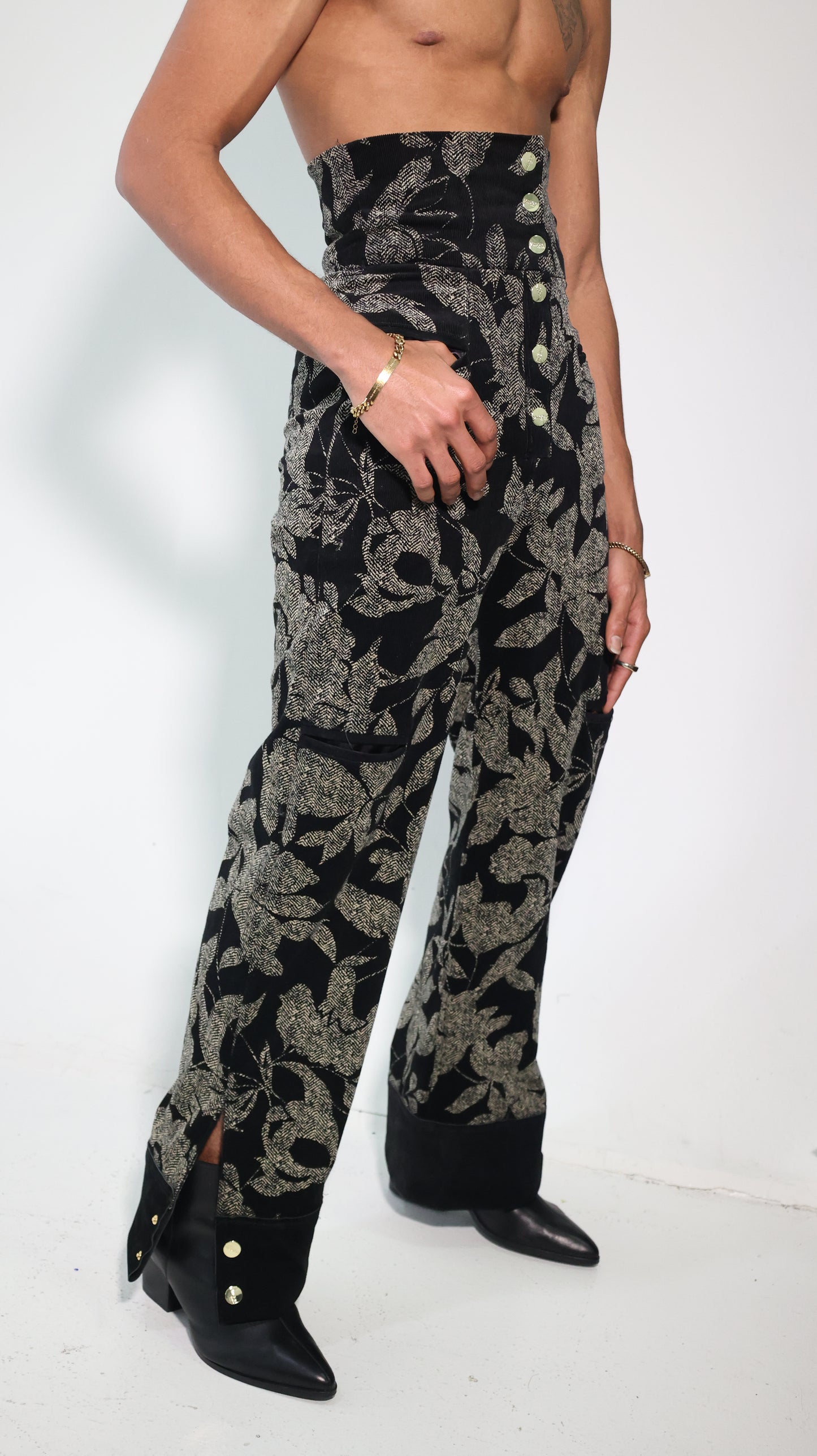 Genteel Corduroy Halter jacket with Extra High Waist Button Pant